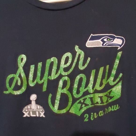 Seahawks tshirt - Picture 2 of 3